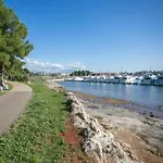 Pleasant In Novigrad With Private Pool بيت للعطل