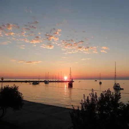 בית נופש Pleasant In Novigrad With Private Pool Novigrad Istria