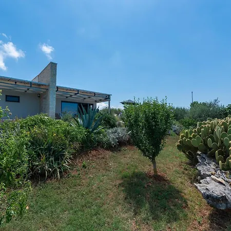 בית נופש Pleasant In Novigrad With Private Pool