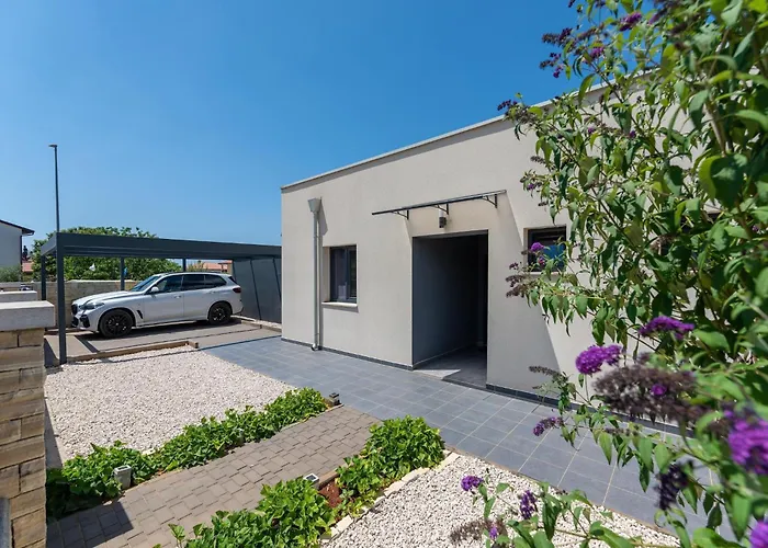 Villa Elegant In Novigrad Novigrad Istria