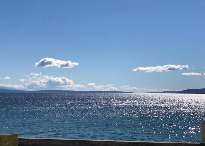 Pleasant In Novigrad With Private Pool בית נופש