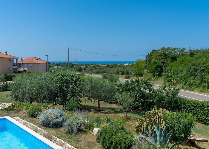 בית נופש Pleasant In Novigrad With Private Pool *