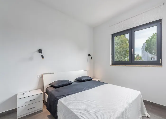 Pleasant In Novigrad With Private Pool