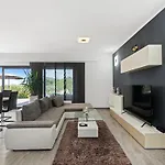 Pleasant In Novigrad With Private Pool *