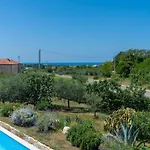 Pleasant In Novigrad With Private Pool