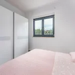 Pleasant In Novigrad With Private Pool Novigrad Istria
