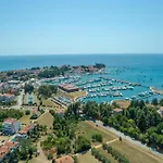 بيت للعطل Pleasant In Novigrad With Private Pool *