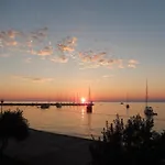 Pleasant In Novigrad With Private Pool بيت للعطل Novigrad Istria