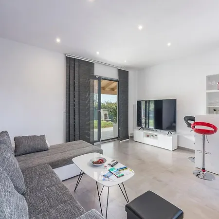 بيت للعطل Pleasant In Novigrad With Private Pool Novigrad Istria