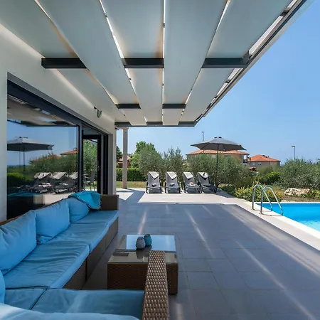 Pleasant In Novigrad With Private Pool Prázdninový dům