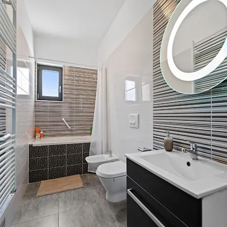 別荘 Pleasant In Novigrad With Private Pool *