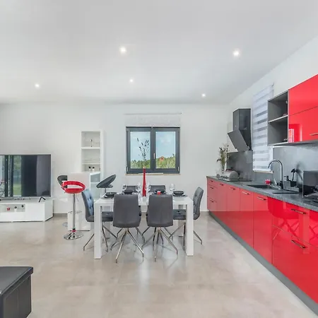 Pleasant In Novigrad With Private Pool * Novigrad Istria