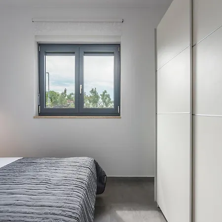 別荘 Pleasant In Novigrad With Private Pool *