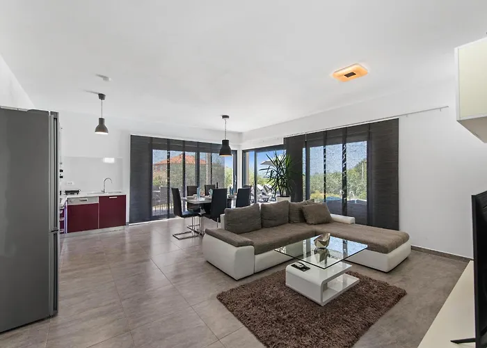 Pleasant In Novigrad With Private Pool Novigrad Istria